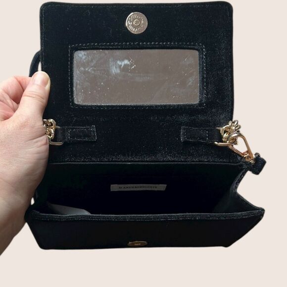 🖤 ANTHRO VELVET CROSSBODY WALLET GOLD CHAIN BLACK NWT - Picture 5 of 8